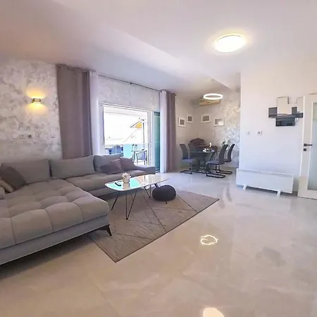 Vila Adria Riva Daire Promajna